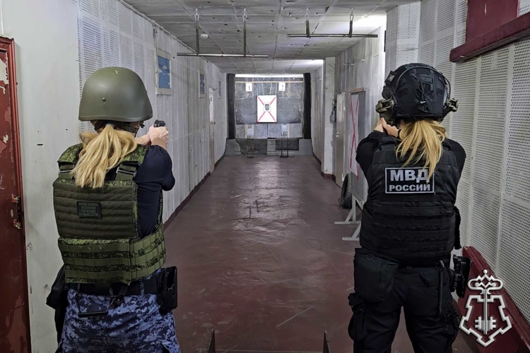 В Управлении вневедомственной охраны Росгвардии по Санкт-Петербургу и Ленинградской области прошел открытый чемпионат по стрельбе из боевого ручного стрелкового оружия
