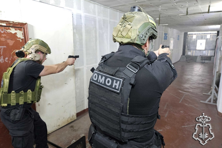 В Управлении вневедомственной охраны Росгвардии по Санкт-Петербургу и Ленинградской области прошел открытый чемпионат по стрельбе из боевого ручного стрелкового оружия