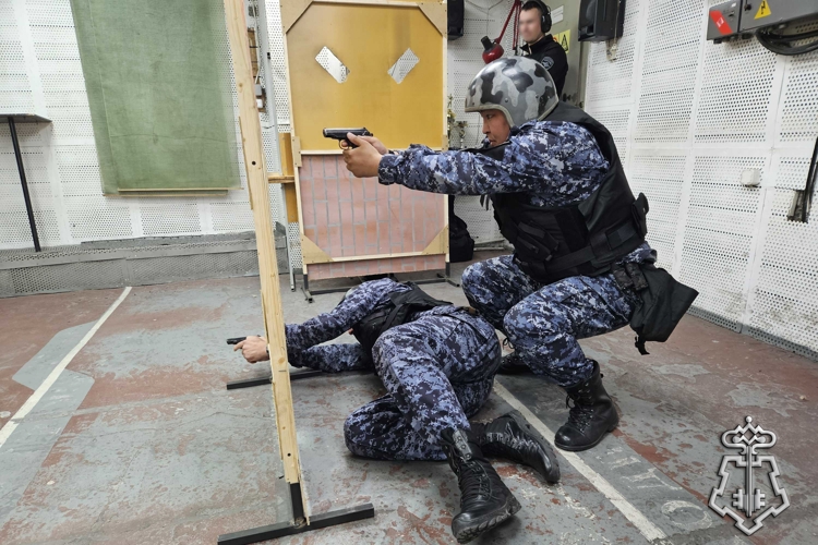 В Управлении вневедомственной охраны Росгвардии по Санкт-Петербургу и Ленинградской области прошел открытый чемпионат по стрельбе из боевого ручного стрелкового оружия