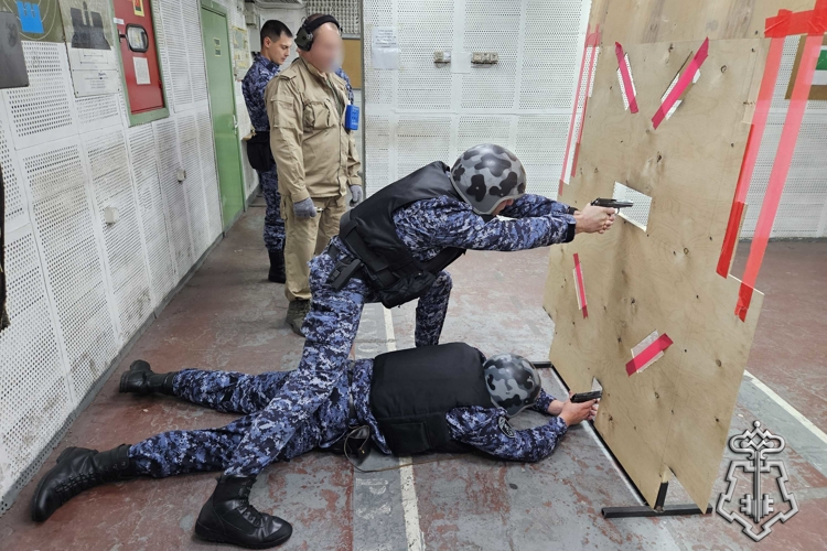 В Управлении вневедомственной охраны Росгвардии по Санкт-Петербургу и Ленинградской области прошел открытый чемпионат по стрельбе из боевого ручного стрелкового оружия